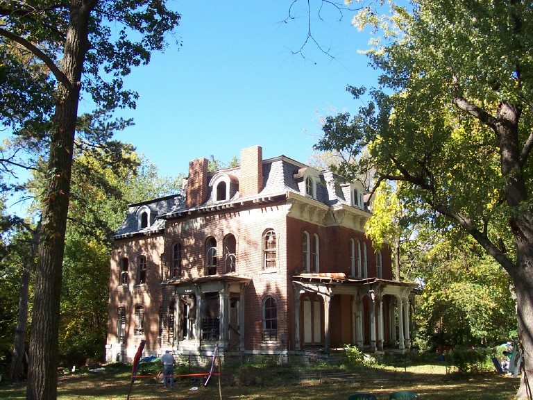  McPike Mansion, Haunted House in Illinois